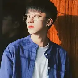 阳光帅气男生微信头像8
