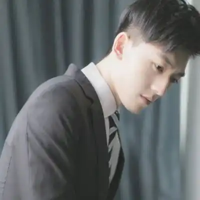 清新头像男真人文艺范2020好看的气质阳光男生头像
