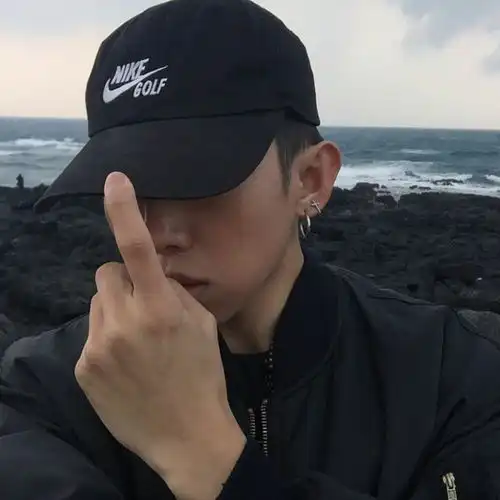 男头像
