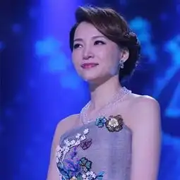 董卿为什么这么火背后的教育,让人落泪
