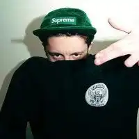 冷酷的欧美型男头像图片
