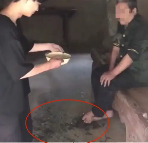 漳州3名辍学少年多次侮辱殴打老人,在老人头上扣剩饭泼凉水
