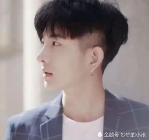 异性聊天男生说这3句话来怼你,至少暗恋你一年了
