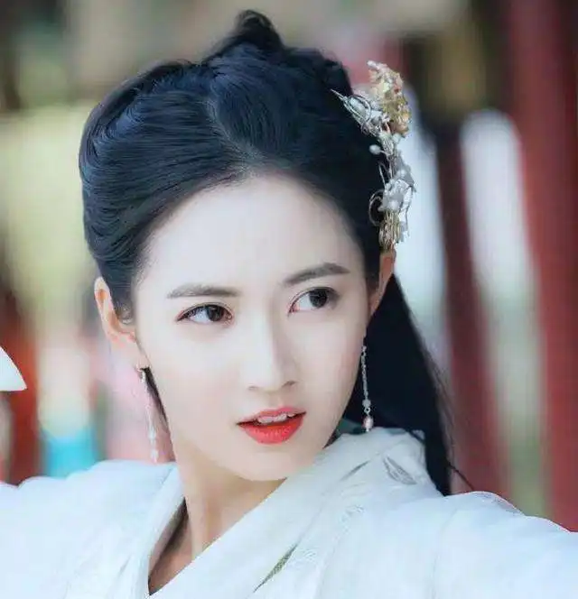 新直男女神诞生,投票力压黎姿张敏,就连贾静雯也不是对手
