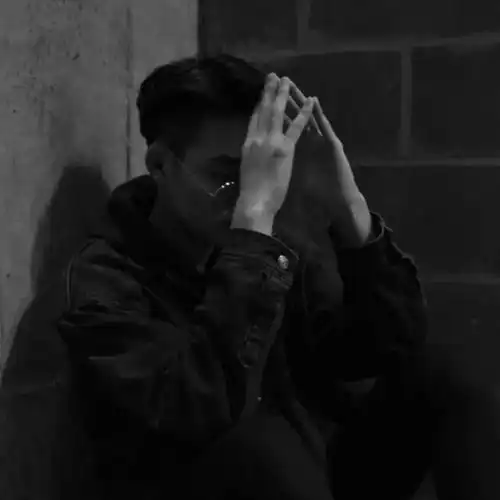 有没有一些黑白极简的头像比如下面这样的
