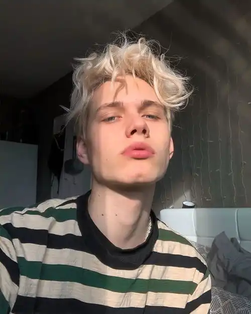 看着他们的爱情,我哭了
