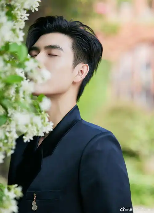 侧脸和背影好看正脸丑的男生今日头条