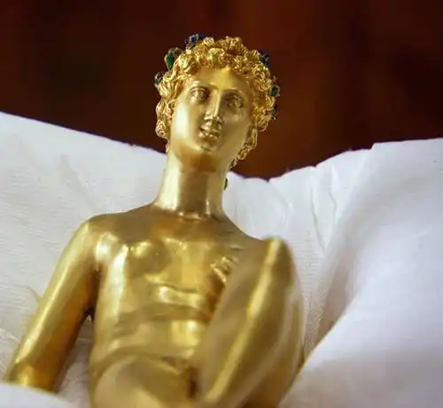 你们猜文艺复兴的贵族用什么装盐
