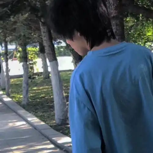 男生头像公开和偏爱是喜欢一个人的资本
