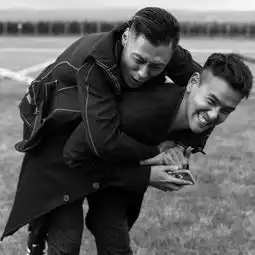 余文乐曝光爱子真正妈妈网友羡这个妈我也要
