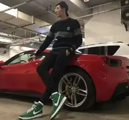 张常宁富二代男友曝光,开百万豪车,两人在一起很幸福
