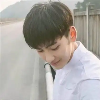 2020好看高颜值男生帅气头像小清新图片
