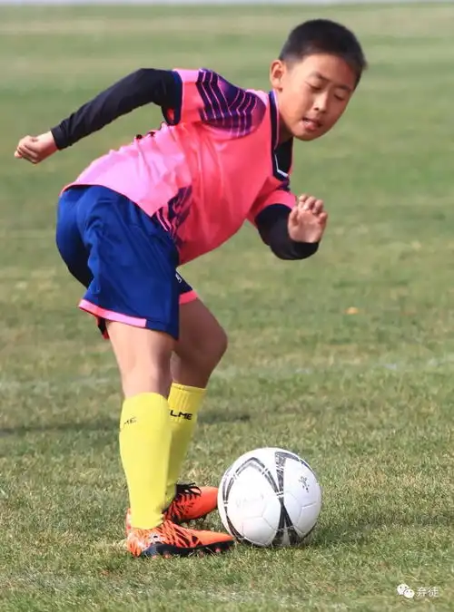 当阳春三月遇上少年足球
