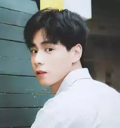 男生只会烫锡纸烫,这些发型让你变身男神
