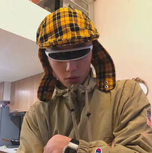 最新男头像个性一天心疼那么多次不会死掉
