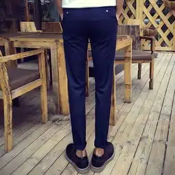 奔四的男人裤子穿的好,才能显出干练精致和男性魅力
