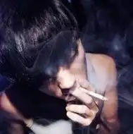 谁有好看的男生抽烟颓废头像
