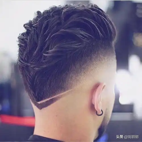 最精神男发18款,帅气有型不落伍,白发大叔剪完也能变男神