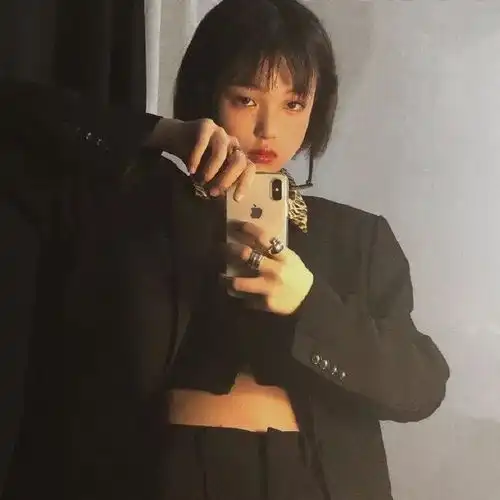 头像无人问津的港口开满鲜花
