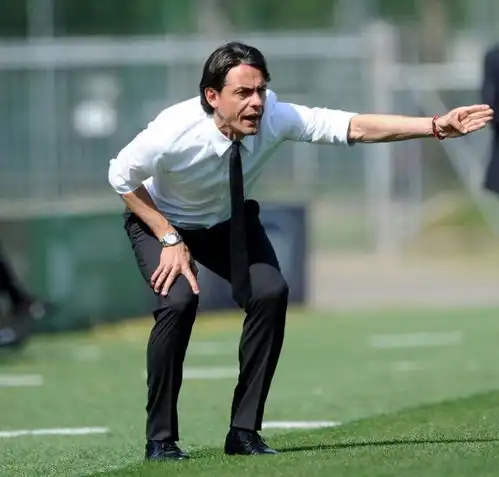 西多夫观战预备队米兰德比因扎吉激情庆祝
