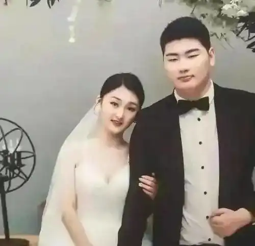 网传陈亚男再婚引热议,父亲现身辟谣女儿未出嫁,一直在家反省
