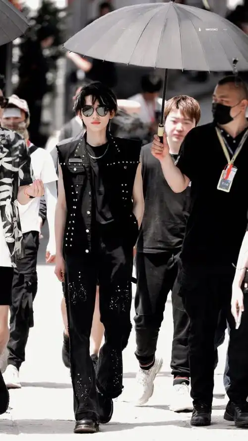 来看看时代峰峻十一大王,有你家的吗总有人,山高路远,为你而来腾讯新闻
