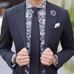 穿西装的男人才是世界上最毒的药
