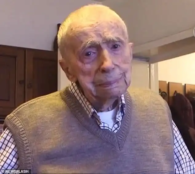 罗马尼亚111岁老人成世界上最年长男子,曾经历两次世界大战
