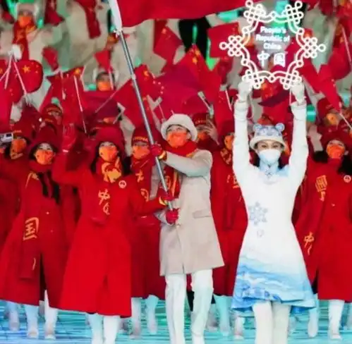 冬奥会开幕式假笑男孩意外走红,堪称公安大学的招生简章
