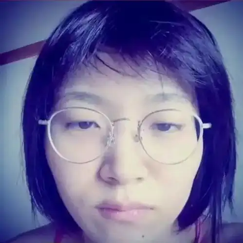 美女未婚妻卸妆老10岁,变大妈吓坏男友
