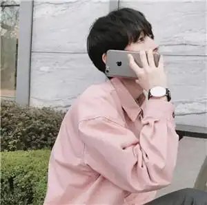 温柔细致的男网络主播自带贵气
