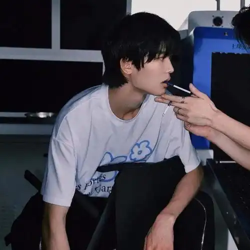 男孩子的头像134
