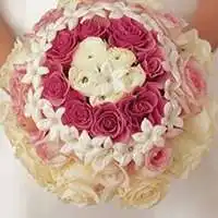 男的手捧鲜花头像微信头像图片大全
