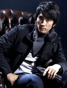 宋承宪帅气拍冬装画报尽显男性沉稳魅力
