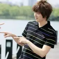 感觉女朋友好像很怕别人知道她有男朋友,我让她和我开情侣空间,情侣头像,网名什么的她也不同意,这是什
