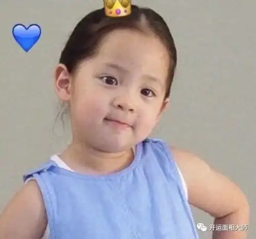 小时候的欧阳娜娜是姐妹三人中唯一不凸嘴的凸嘴真的很影响颜值
