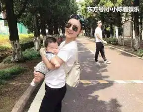 出道18年,却因太会抱孩子上热搜,娱乐圈中一股清流