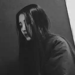 微信头像长发美女侧面2018最新我只需要对得起自己
