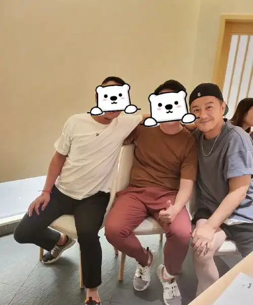 组图男神合体林峯与陈小春刘恺威一同聚餐被偶遇
