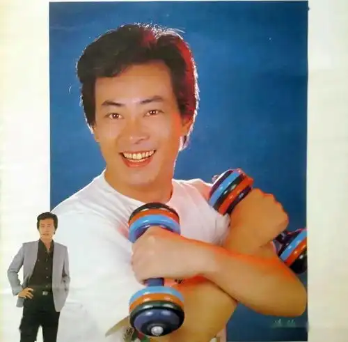 猜猜看︱80年代,男明星也会拍挂历,看看小鲜肉时代的他们,都有谁
