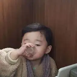 这些韩国小可爱,搞笑起来可绝不输假笑男孩
