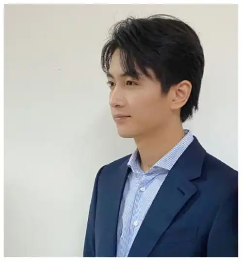 陈晓生图曝光,有胡子是霸气大叔,刮了胡子确定不是小鲜肉吗
