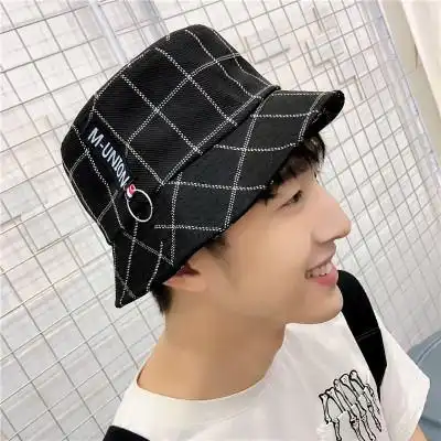 男生戴渔夫帽应当如何搭配衣服
