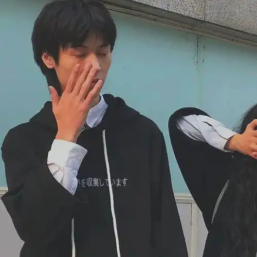 12.16港风优质情侣头像
