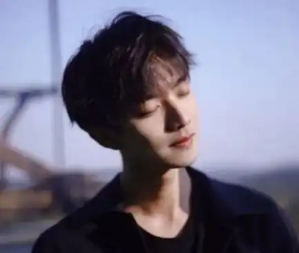 2021最新版男生签名高冷伤感男生高冷签名难过的签名合集
