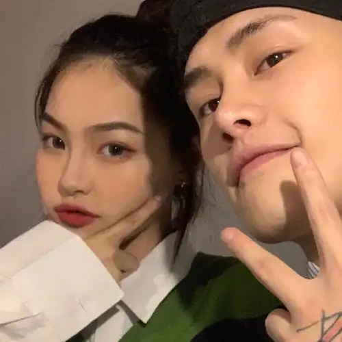 情侣网名搞笑逗比欢喜冤家
