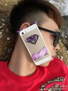 谁有好看一点的qq皮肤和头像.男生的.
