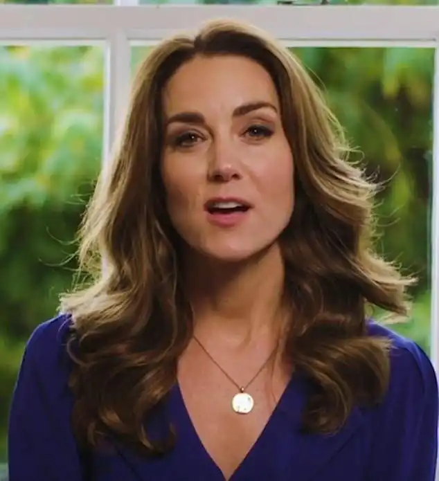 凯特连续两天穿旧衣,被质疑作秀王妃有必要穿老妈十年前衣服
