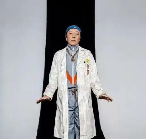 45岁吴彦祖近照曝光,秃顶成苏大强,倪大红我不背锅
