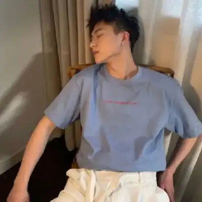 ins优质干净男生头像
